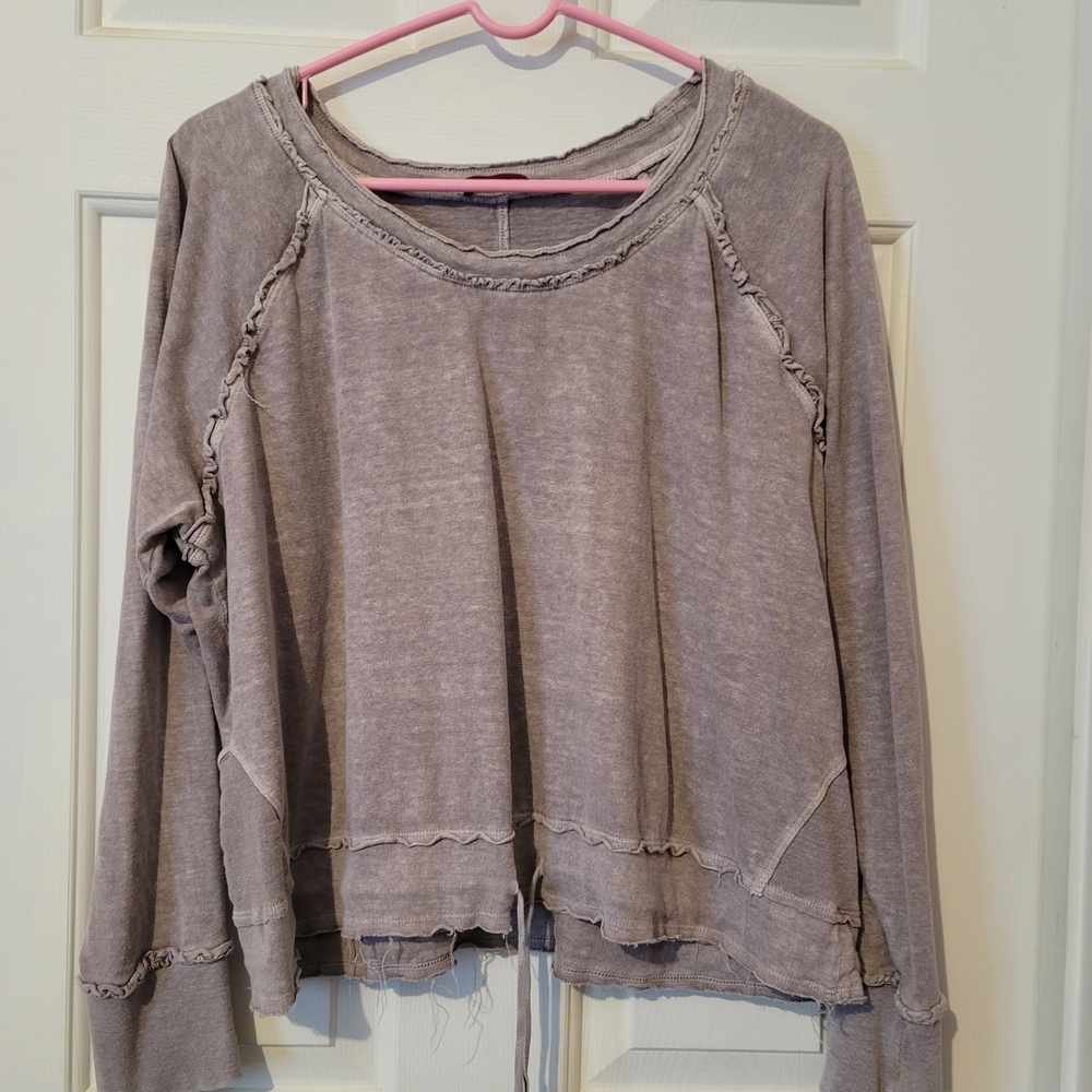 Casual Heathered Gray Sweatshirt